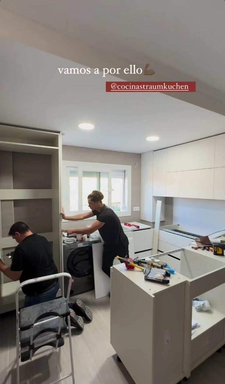 Isa Pantoja muestra el avance de las obras de su nueva cocina