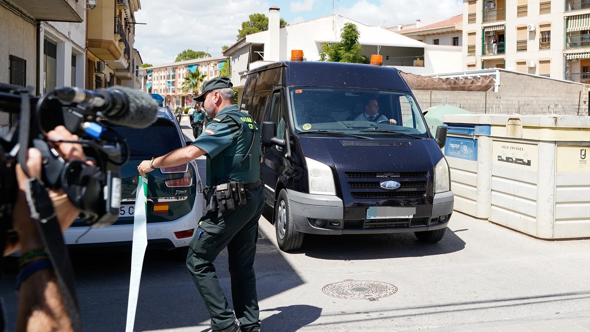 Entierran en la estricta intimidad a los dos niños asesinados en Huétor Tájar por su abuelo