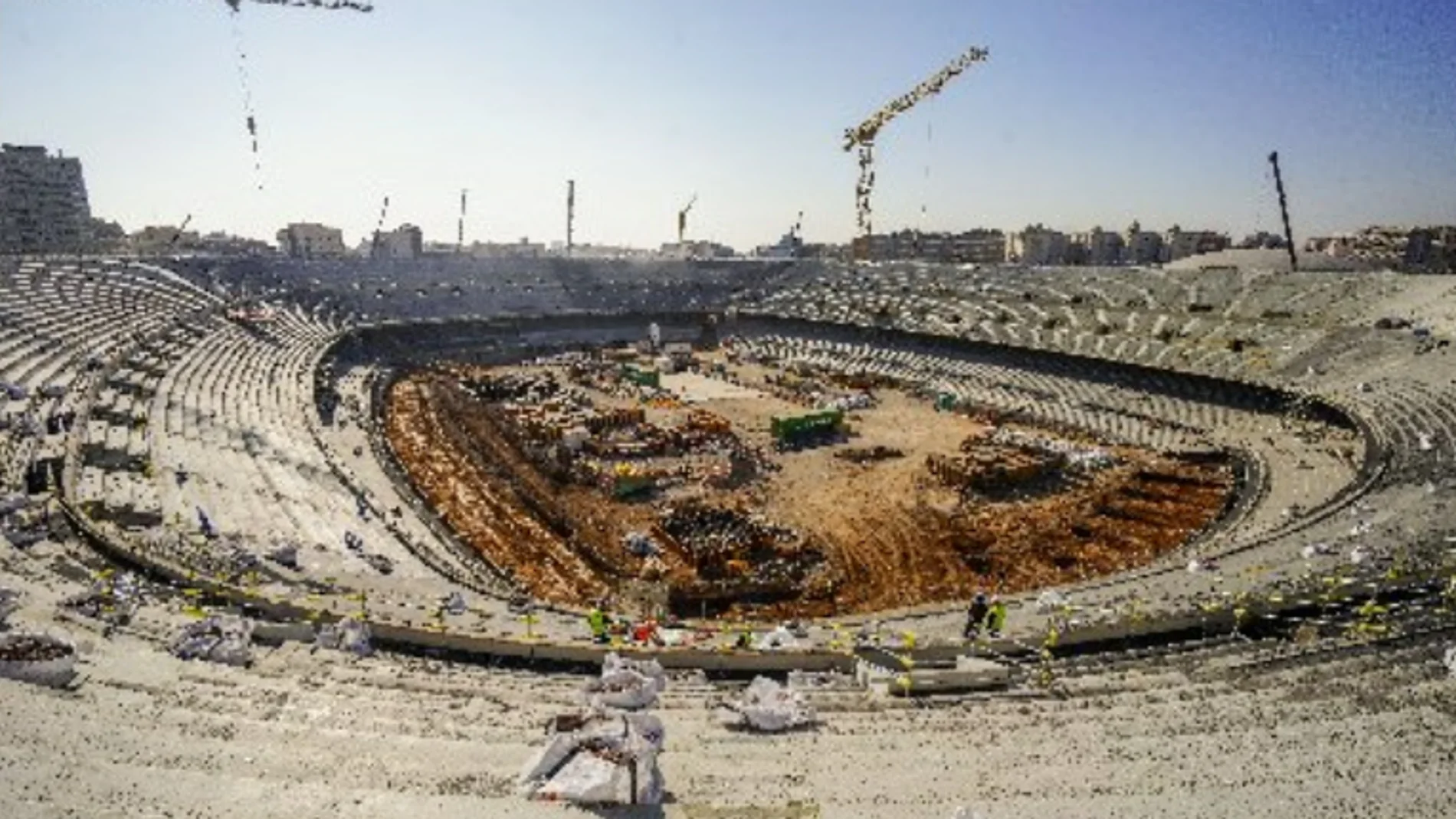 Dos heridos y cuatro detenidos en una pelea entre trabajadores de las obras del Camp Nou