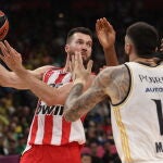 La defensa del Real Madrid dominó el tramo final del partido ante el Olympiacos