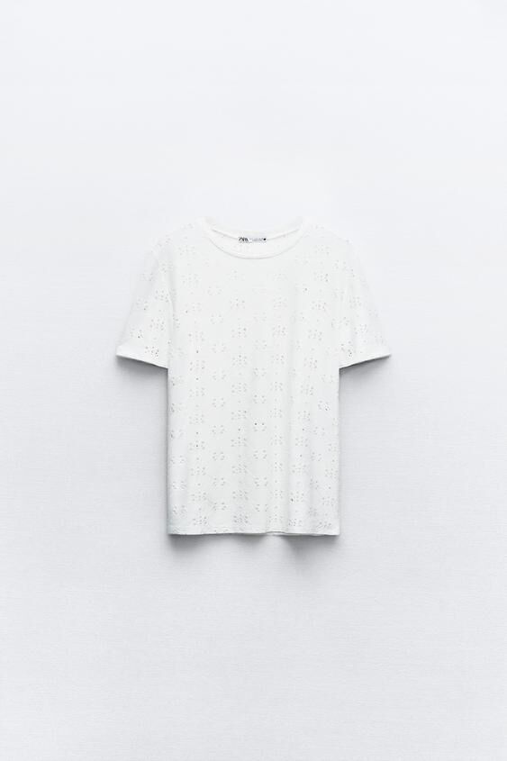 Camiseta troquelada.