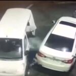 Momento el que el conductor rocía de gasolina a los ladrones