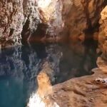 La Cueva del Agua de Cartagena está situada en la Isla Plana