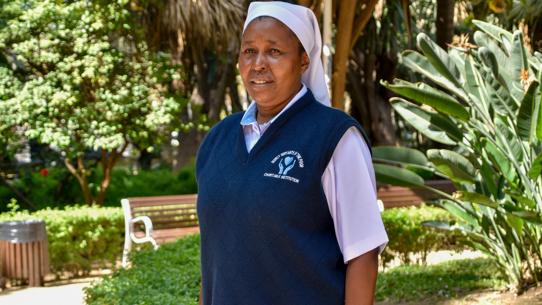 MÁLAGA, 25/05/2024.- La Hermana Mary Musembi, monja que permaneció en clausura durante 15 años en Arcos de la Frontera (Cádiz) y más tarde descubrió su vocación de ayuda a los enfermos en su país con la creación de la Fundación y hogar de acogida 'Mercy Servants of The Poor' en Machakos (Kenia), posa tras una entrevista con EFE en Málaga para dar a conocer su labor. EFE/Irene Martín Morales