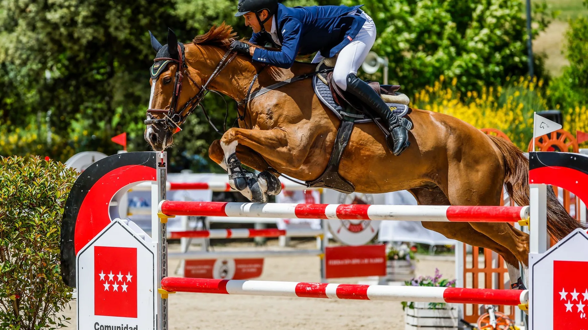 Pedro Fernando Mateos Rodríguez, en pleno salto