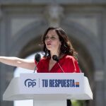Ayuso ve "salvaje" el trato a su pareja y cree que "los poderes del Estado" buscan "que no tenga derecho a la defensa"