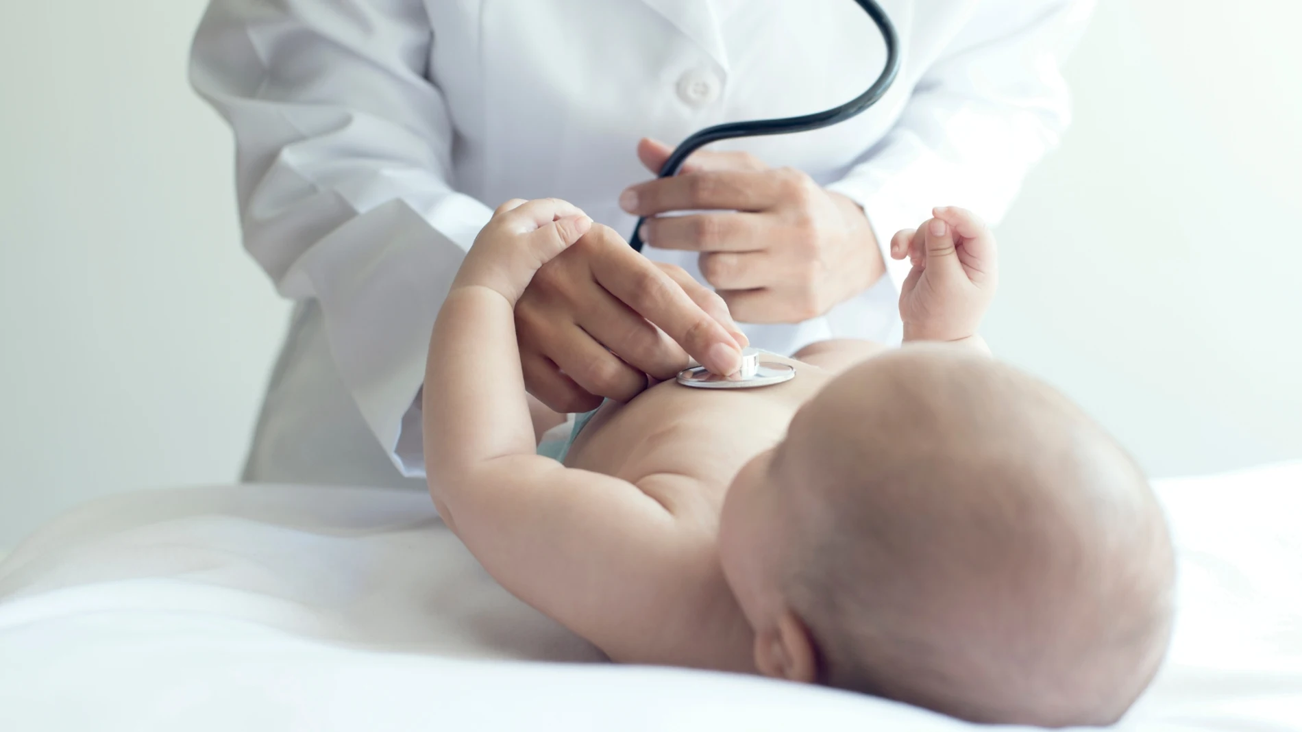 Estos son los cinco motivos por los que hay que llevar a un niño a urgencias