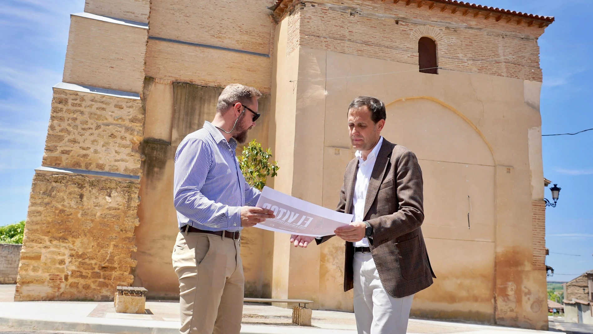 El presidente de la Diputación de Valladolid, Conrado Íscar, durante una visita a Mayorga