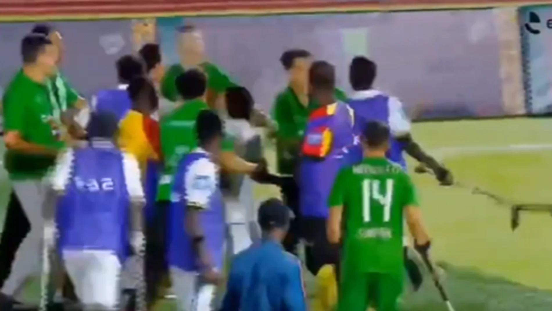 Batalla campal a muletazos en la final Copa África de Amputados entre Ghana y Marruecos