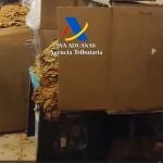 Parte del material incautado