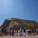 Colas en el nuevo Bernabéu