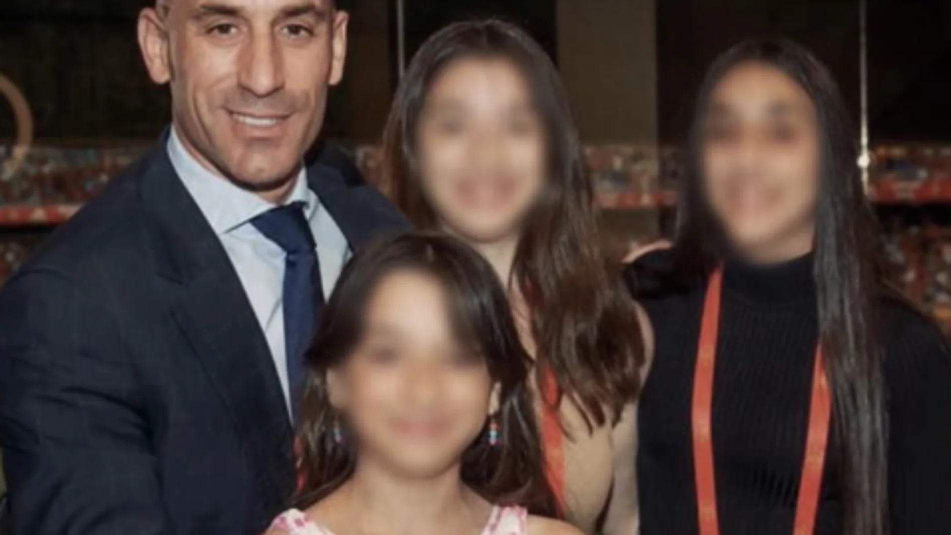 Lucía, Ana y Elena: las hijas "feministas" de Rubiales