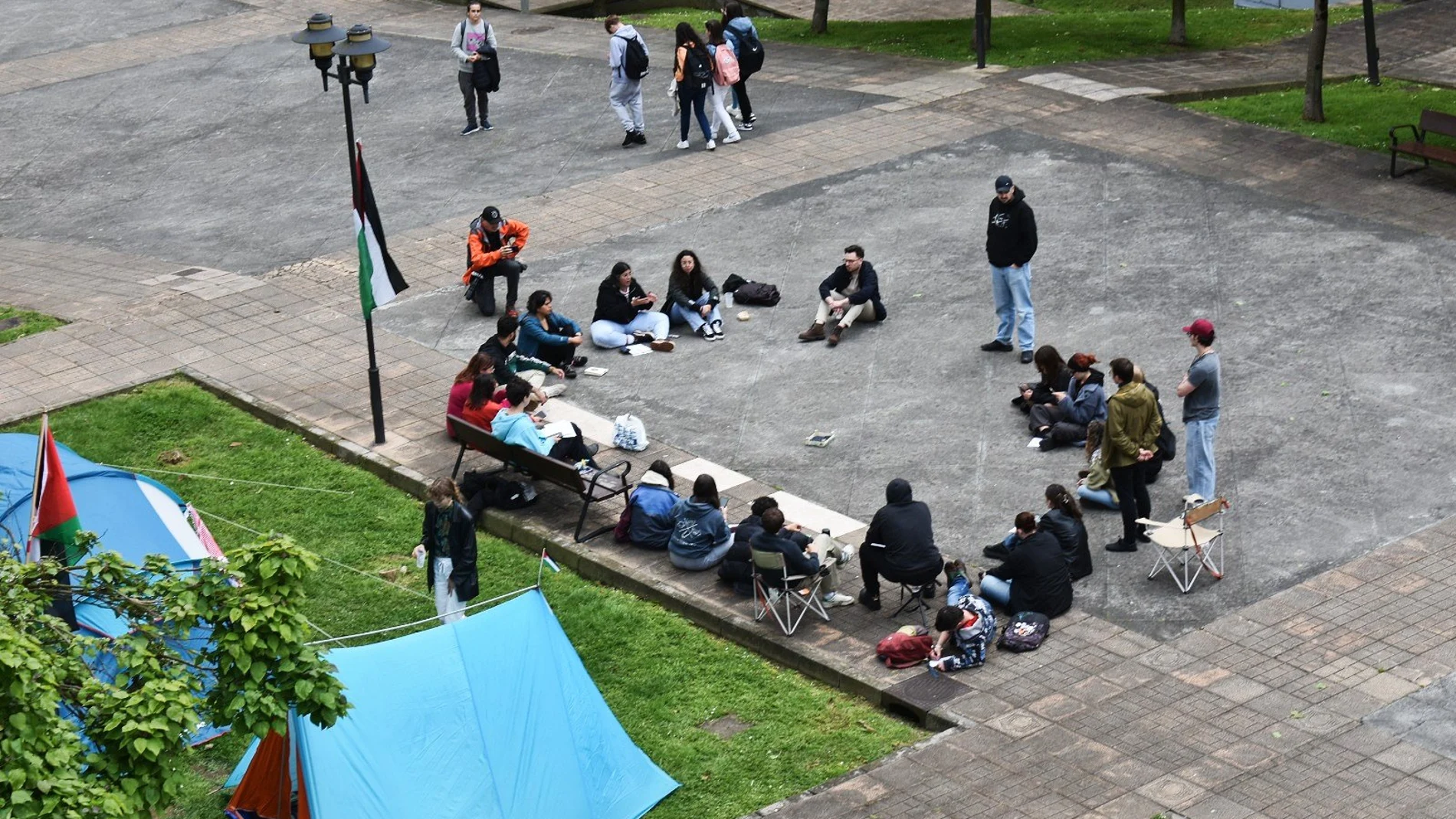 Grupo de estudiantes universitarios