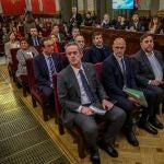  Los doce líderes independentistas acusados por el proceso soberanista catalán que derivó en la celebración del 1-O y la declaración unilateral de independencia de Cataluña (DUI), en el banquillo del Tribunal Supremo al inicio del juicio del "procés". 