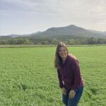 Alba practica muchas actividades al aire libre para mantenerse alejada de los tóxicos