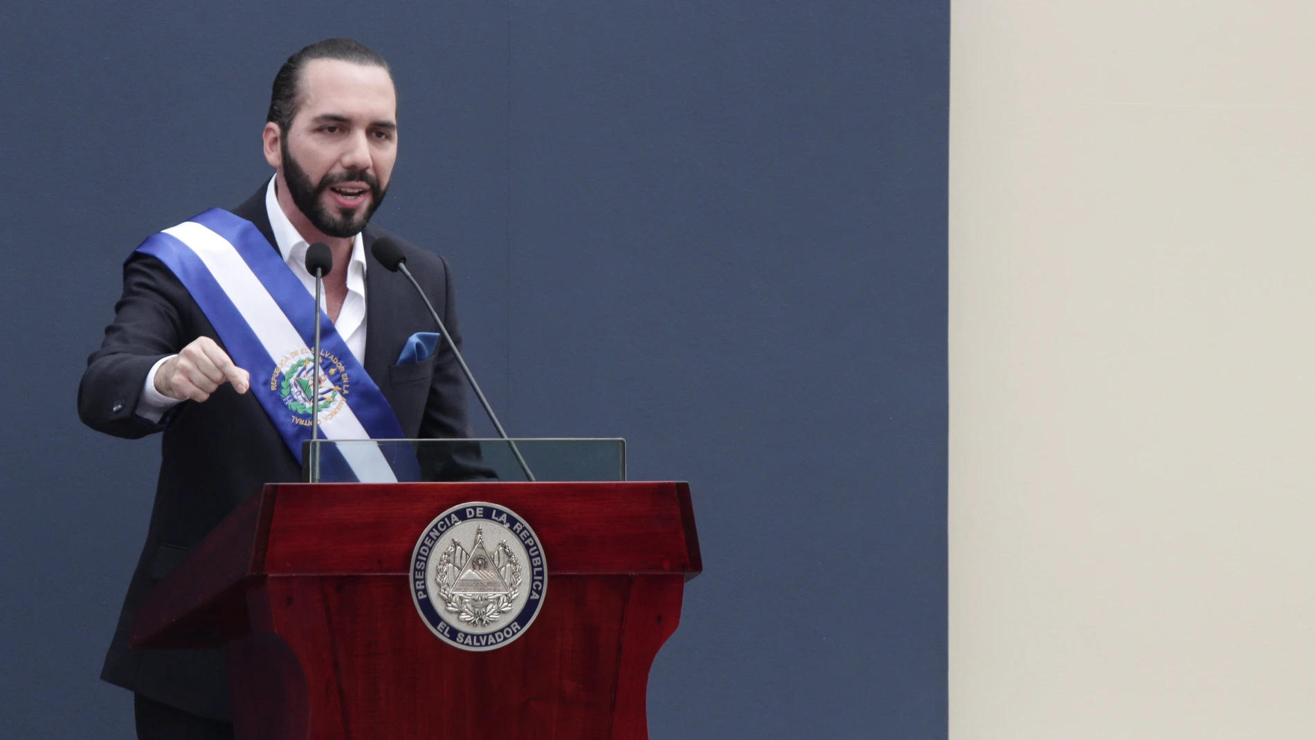FILE - El Salvador's President Nayib Bukele delivers his inaugural address after being sworn-in at Plaza Barrios in San Salvador, El Salvador, June 1, 2019. El Salvador said on May 31, 2024, that authorities have broken up a plot to plant bombs around the country to coincide with Bukele’s second inauguration, planned for June 1, 2024. (AP Photo/Salvador Melendez File)