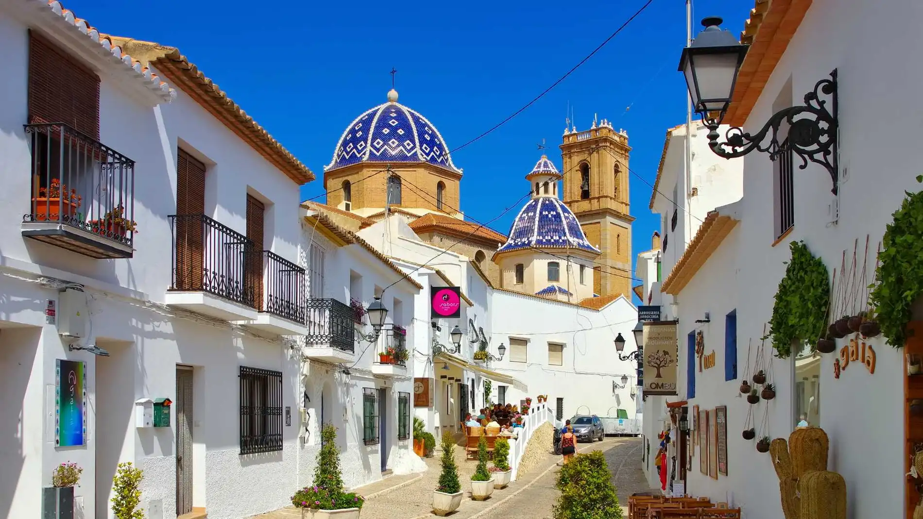Imagen de una de las espectaculares calles de Altea