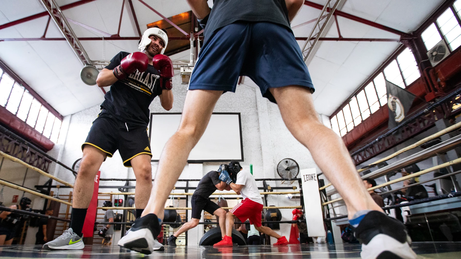 Clases de boxeo en el club deportivo, José Valenciano