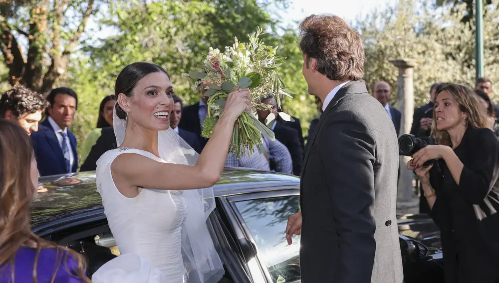 Lucía Páramo y Pascu ya convertidos en marido y mujer