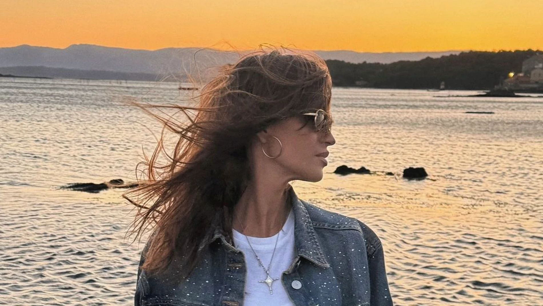 Sara Carbonero con chaqueta vaquera