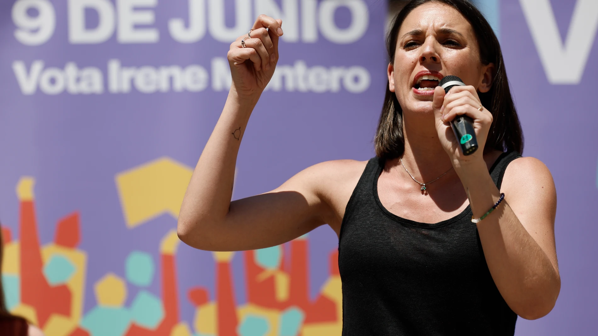VALENCIA, 02/06/2024.- La candidata de Podemos a las elecciones europeas Irene Montero durante su intervención en un mitin de campaña para las elecciones europeas este domingo en Valencia. EFE/ Biel Aliño