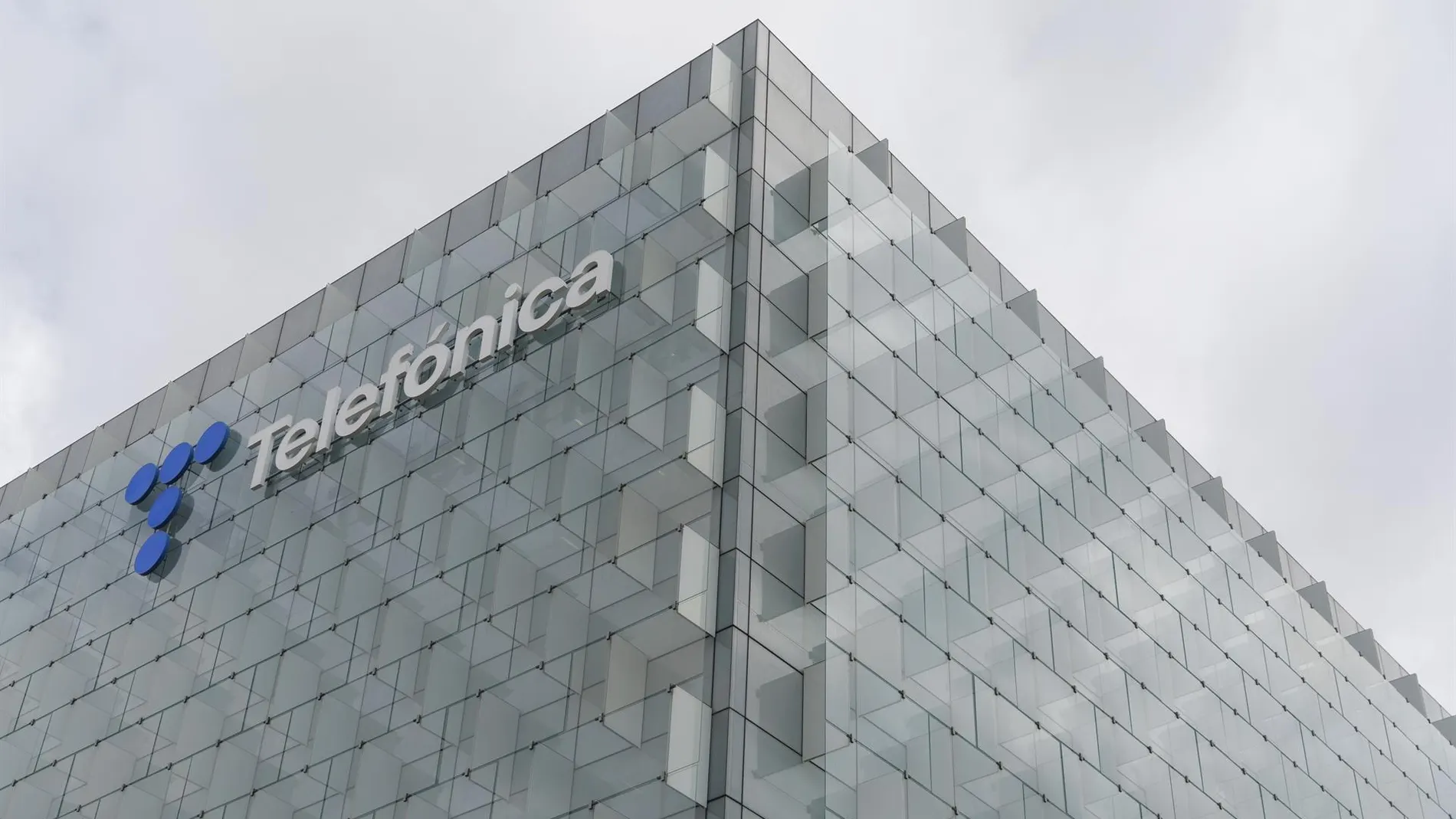 Economía.- Telefónica se adjudica por 4,35 millones el servicio de correo electrónico para RTVE