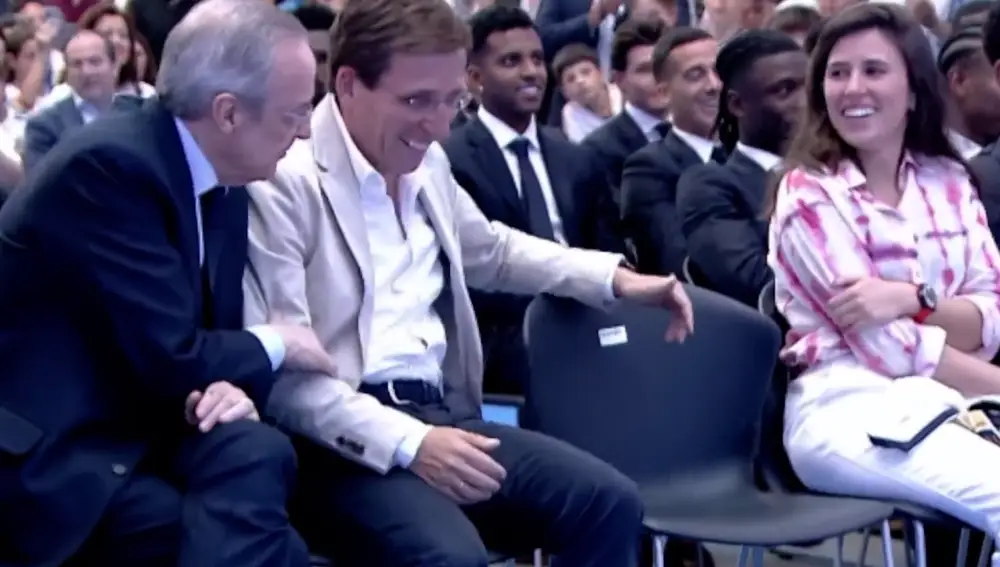Teresa Urquijo, la culpable de que Nacho Fernández perdone a Martínez Almeida en la celebración del Real Madrid