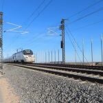 Un tren AVE en dirección a Valladolid