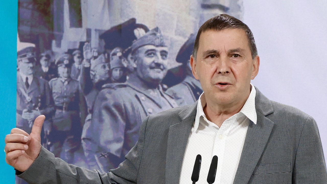Otegi refuerza su lealtad a Sánchez y promete un apoyo total a los presupuestos