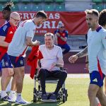 Juan Carlos Unzue, con los jugadores y el cuerpo técnico de la selección
