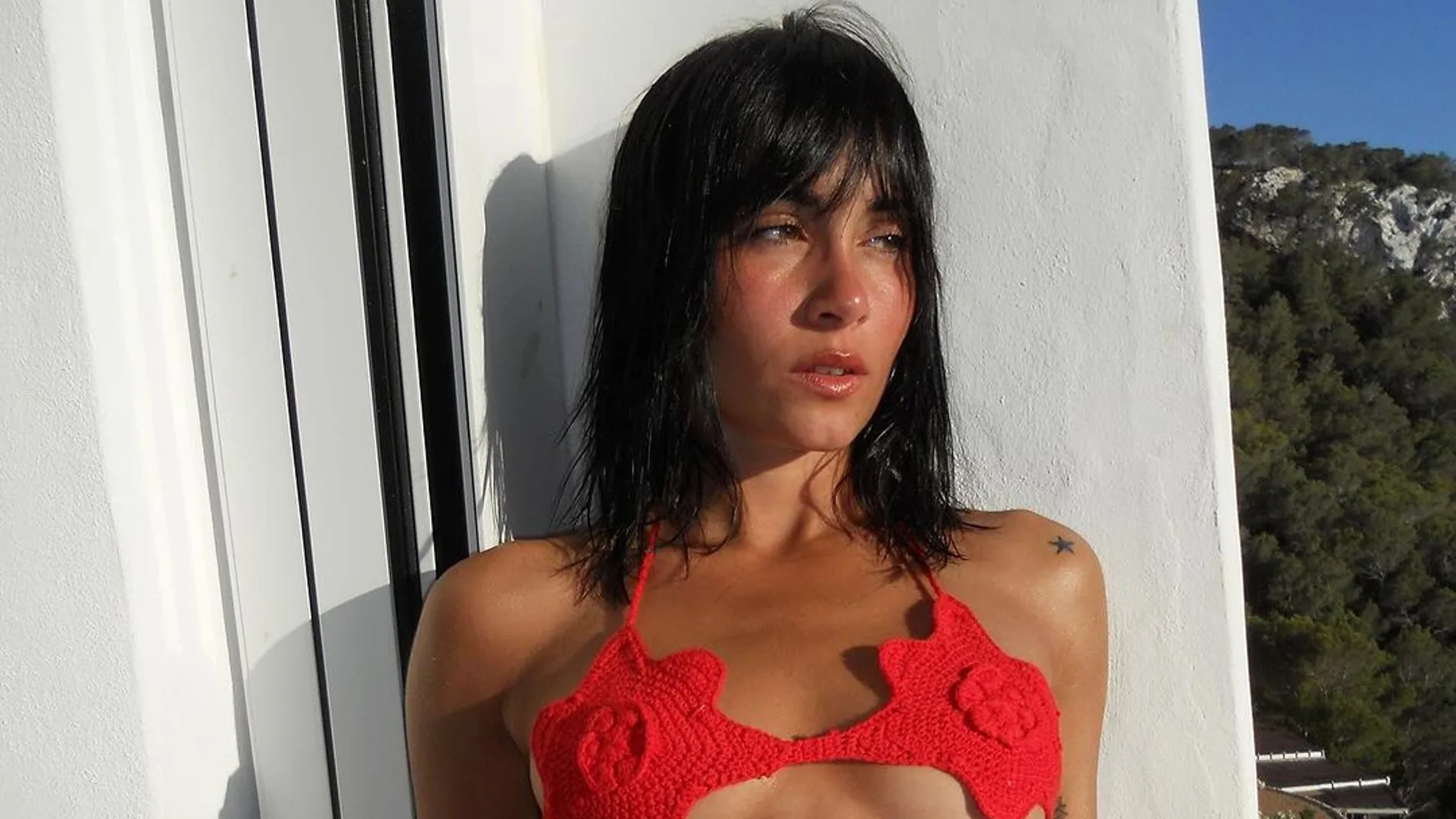 Aitana posa en bikini en Ibiza.