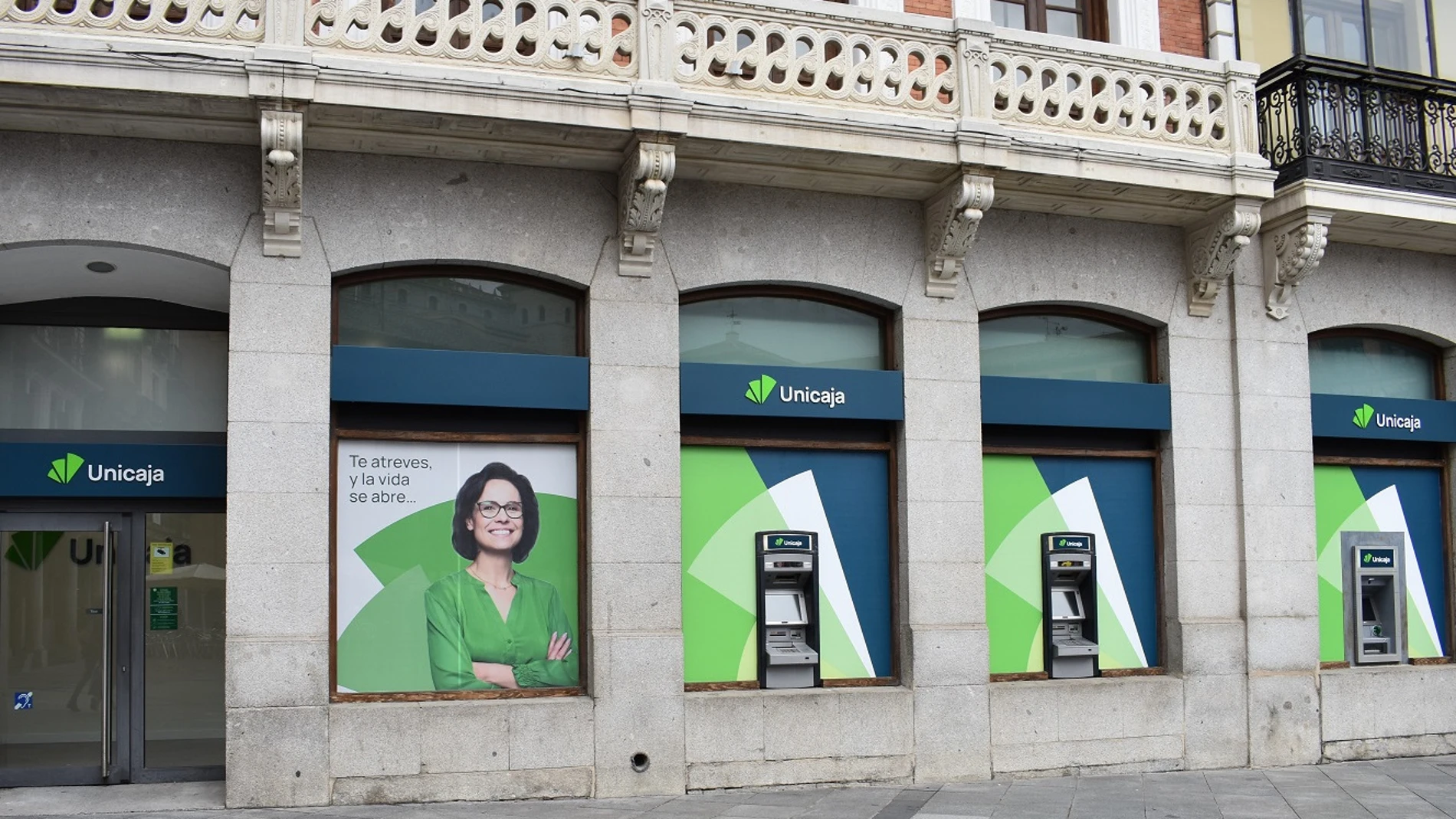 Una oficina de Unicaja, que recientemente ha llevado a cabo un rebranding de su marca
