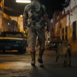 Fotograma de la película Venom 3: El último baile, donde se pueden ver las calles de Los Mateos