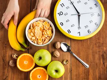 Ayuno intermitente El ayuno intermitente puede favorecer la pérdida de peso