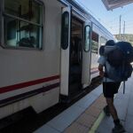 Economía.- El BOE publica el Programa Verano Joven de 2024 con descuentos de hasta el 90% en transporte para jóvenes