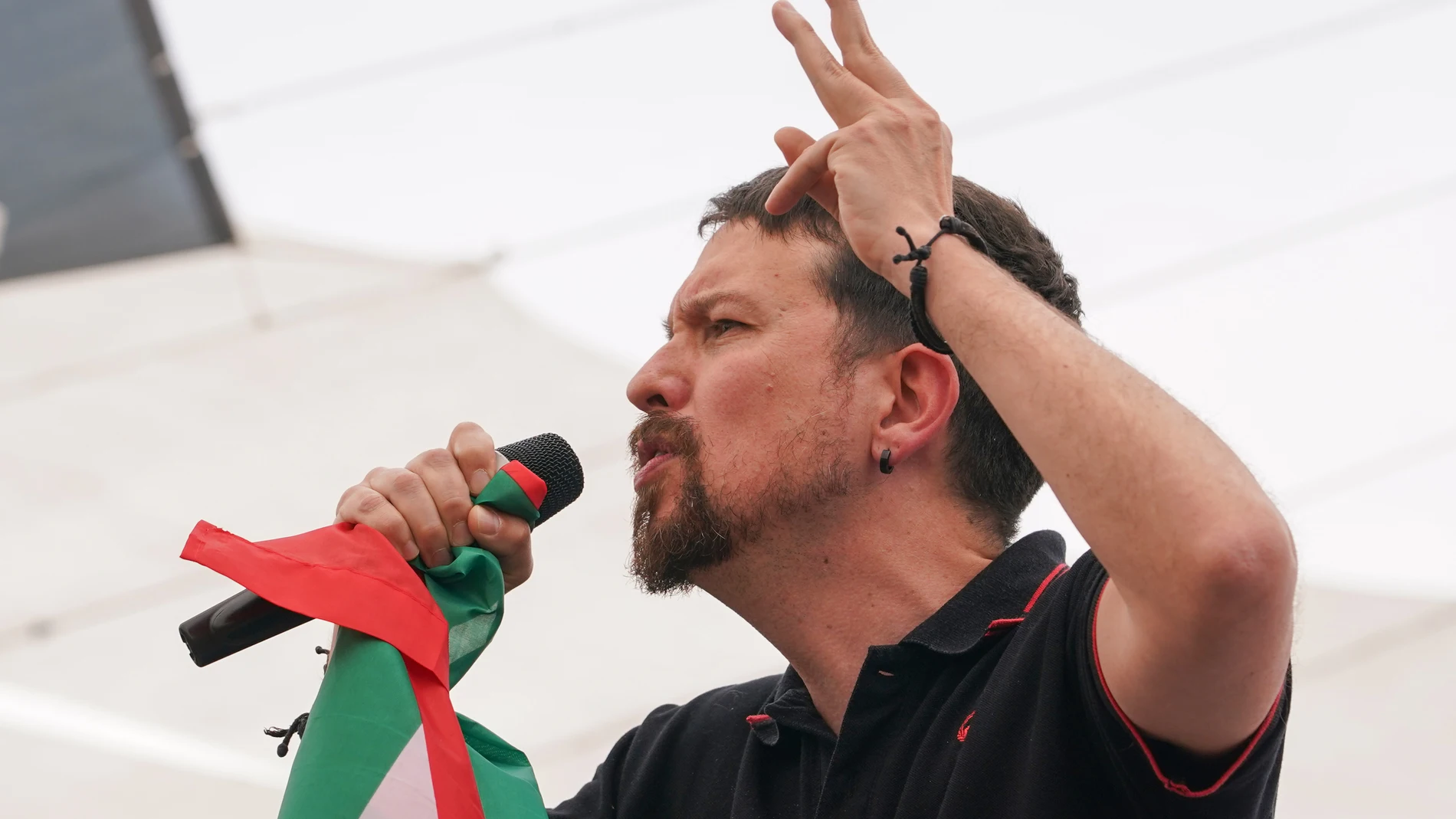 El cofundador de Podemos y exvicepresidente del Gobierno, Pablo Iglesias, interviene en un acto de campaña por el 9J. A 06 de junio de 2024, en Málaga (Andalucía, España). El cofundador de Podemos y exvicepresidente del Gobierno, Pablo Iglesias, ha participado en un acto de campaña junto a los candidatos de Podemos al Parlamento europeo Diego Cañamero y Mar Cambrollé, en el Parque Huelin de Málaga. 06 JUNIO 2024 Álex Zea / Europa Press 06/06/2024