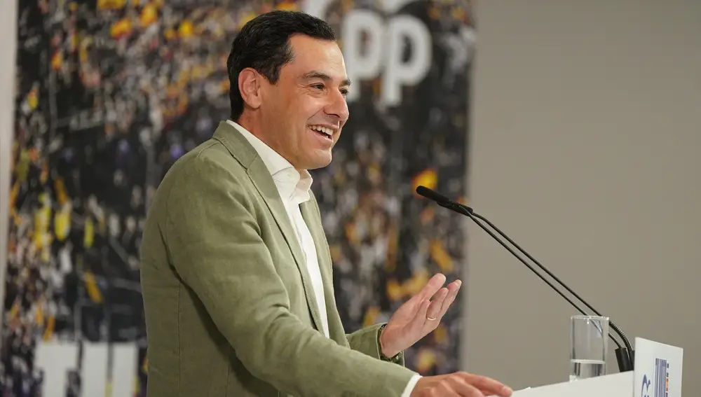 Juanma Moreno, anima a votar el domingo: "Es hora de sacarle la tarjeta roja a Sánchez"