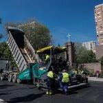La Operación Asfalto en la capital llega a 46 calles de Latina, Carabanchel, Usera y Villaverde con 1,7 millones