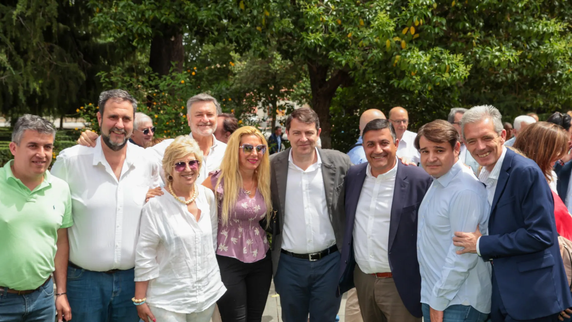 Mañueco junto a varios dirigentes del PP como Francisco Vázquez y Carlos García