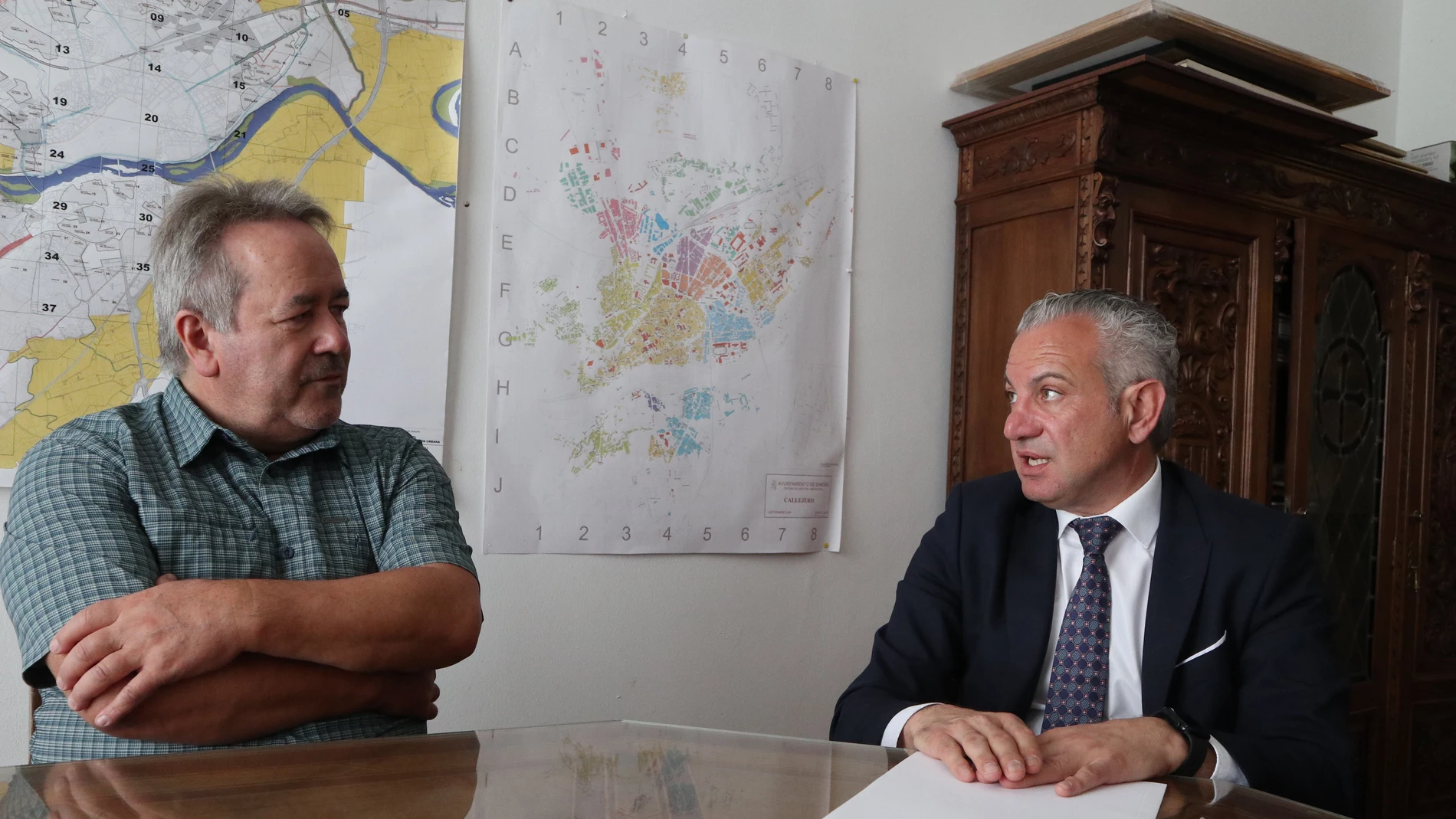 El delegado del Gobierno en Castilla y León, Nicanor Sen, se reúne con el alcalde de Zamora, Francisco Guarido