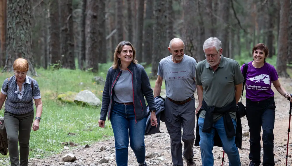 La candidata socialista a las elecciones europeas Teresa Ribera pasa la Jornada de reflexión en la Sierra de Madrid (Cercedilla)