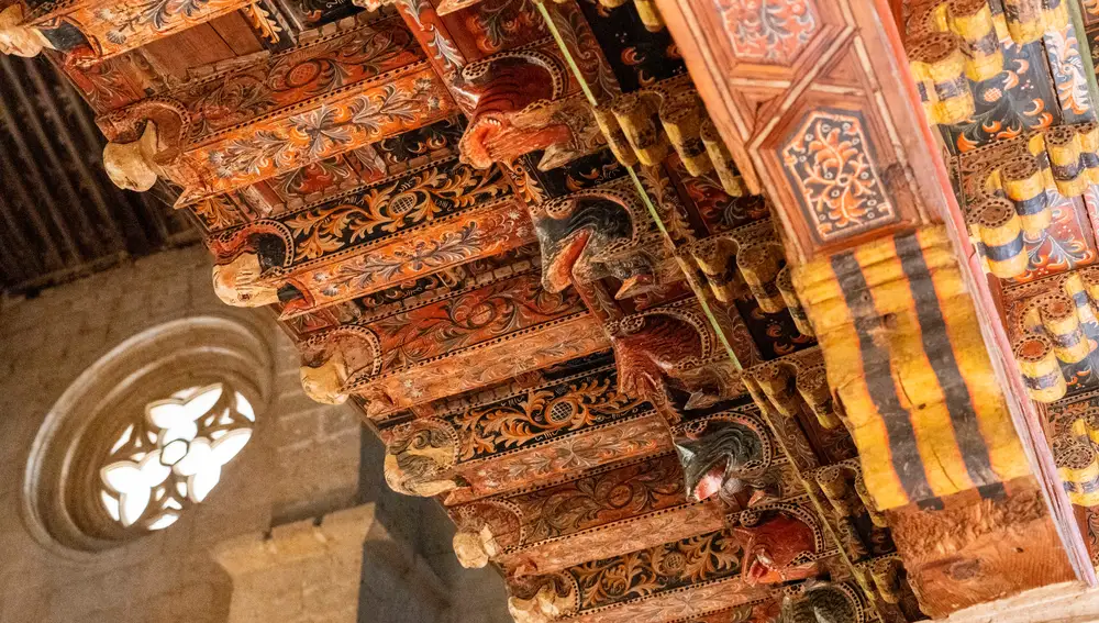 Detalles del artesonado mudéjar de la iglesia de Santa María en Becerril de Campos, perteneciente al Museo Territorial Campos del Renacimiento en Palencia