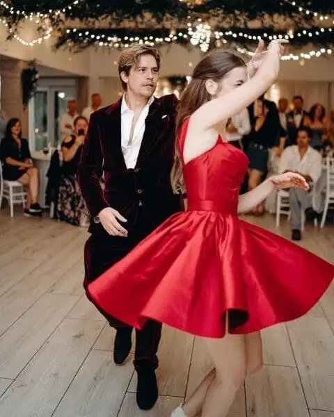 Bárbara Palvin cuando se casó con Dylan Sprouse