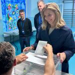 La portavoz del PP en el Senado, Alicia García, vota en Ávila