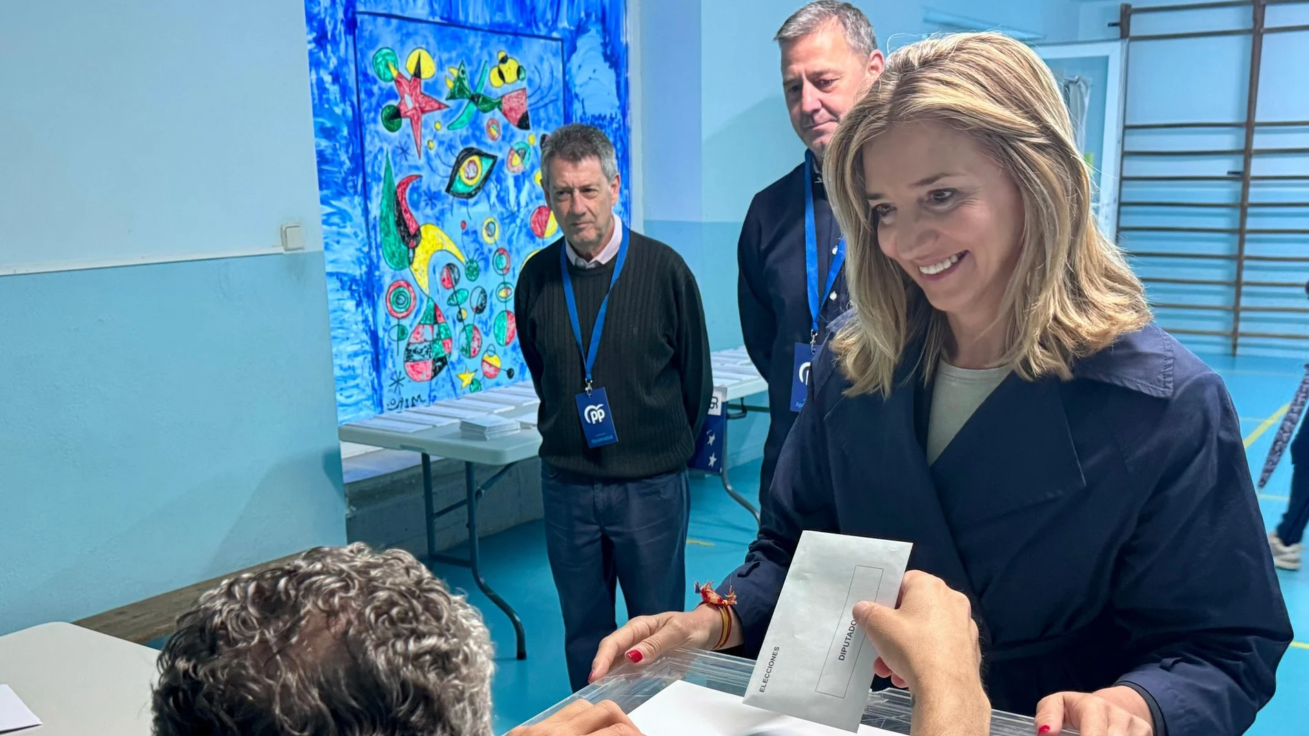 La portavoz del PP en el Senado, Alicia García, vota en Ávila