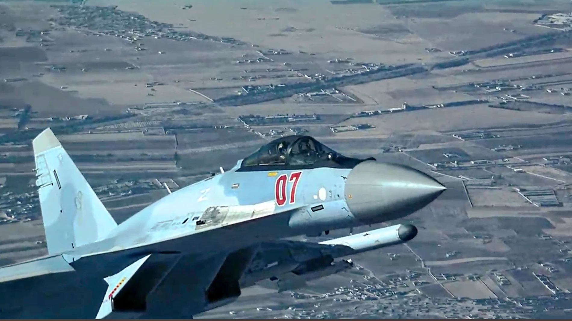 July 23, 2023, Undisclosed, Syria: A Russian Federation Air Force Sukhoi Su-35 Flanker-E fighter aircraft flies dangerously close to a U.S. MQ-9 Reaper, July 23, 2023 in Syria. The aircraft later fired flares that struck the MQ-9, severely damaging the propeller. (Foto de ARCHIVO)23/07/2023