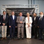 Gonz&aacute;lez Gago y Due&ntilde;as junto a los propietarios de Bodegas D&iacute;scolo y el periodista Javier P&eacute;rez Andr&eacute;s