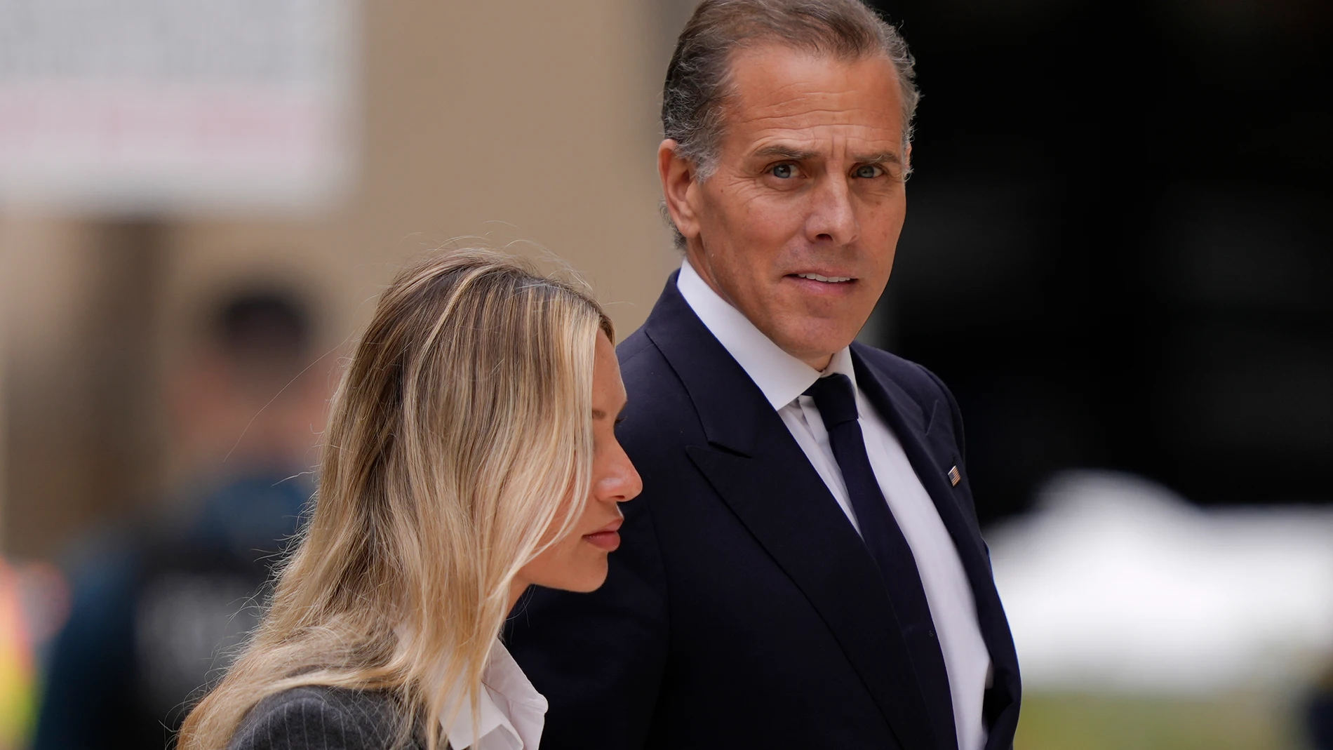 Hunter Biden arrives at federal court with his wife, Melissa Cohen Biden, Tuesday, June 11, 2024, in Wilmington, Del. (AP Photo/Matt Rourke)