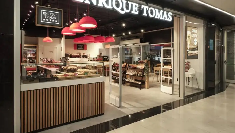 Tattoo Contract es una plataforma empresarial dedicada al equipamiento de espacios públicos.