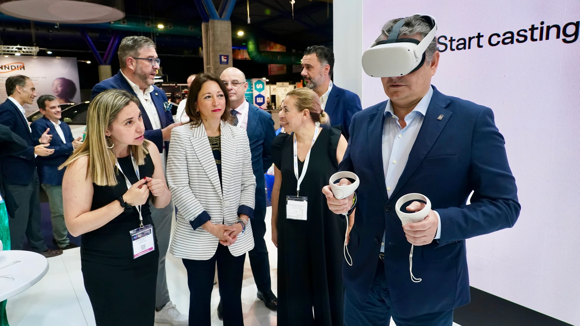 El consejero de Presidencia, Interior, Diálogo Social y Simplificación Administrativa de la Junta de Andalucía, Antonio Sanz, durante la visita all encuentro 'Digital Enterprise Show 2024' , a 12 de junio de 2024 en Málaga (Andalucía, España). El consejero de Presidencia, Interior, Diálogo Social y Simplificación Administrativa de la Junta de Andalucía, Antonio Sanz, ha visitado el stand de la Junta de Andalucía en el encuentro 'Digital Enterprise Show 2024' 12 JUNIO 2024 Álex Zea / Europa ...